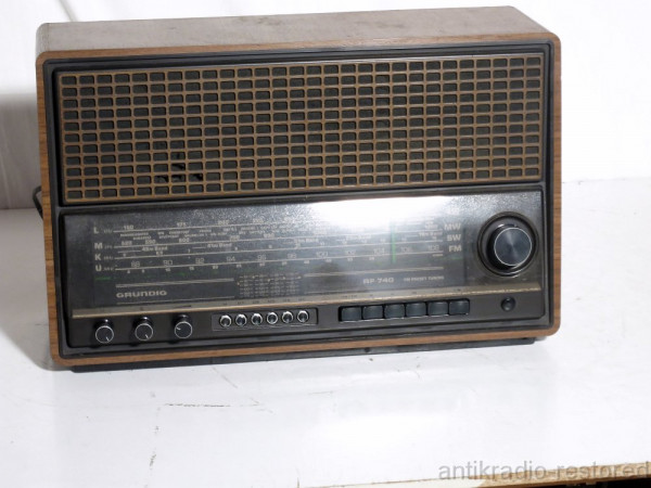 Grundig RF 740